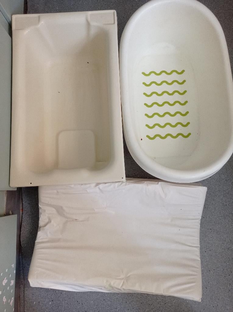 Matelas et 2 bassines pour bébés, Gratuites, Enlèvement, Utilisé