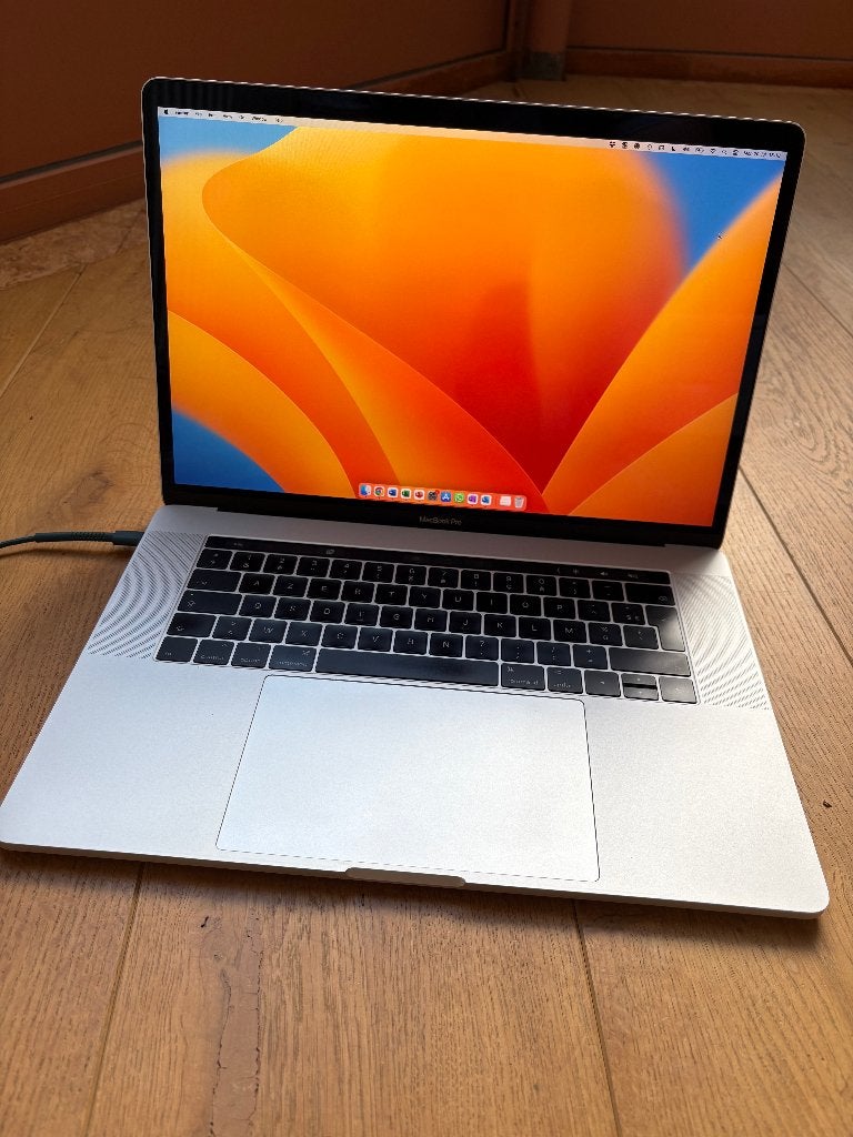 Macbook Pro 15 inch 2017 met 16GB RAM, batterij versleten, Enlèvement ou Envoi, MacBook, Utilisé, Azerty