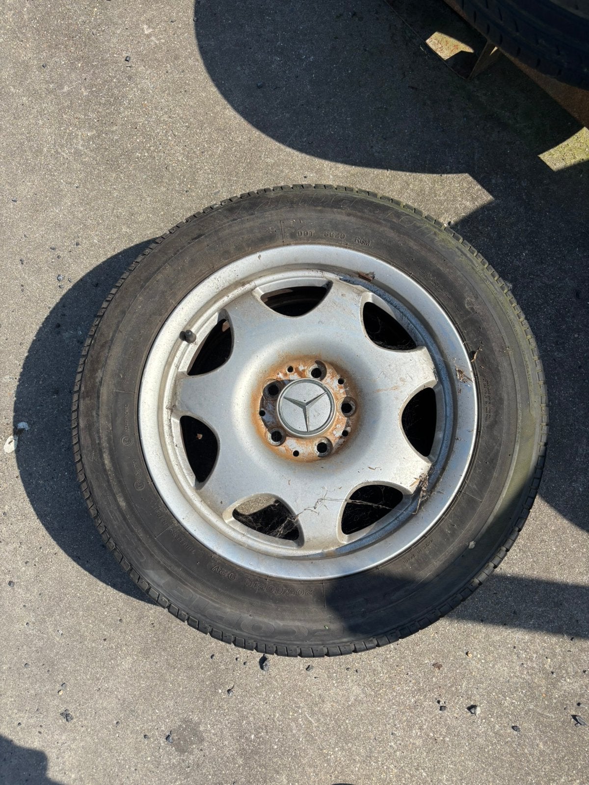 Set205/60/R16 zomerbanden en velgen mercedes E-klasse 211, Auto-onderdelen, Banden en Velgen, Ophalen, Gebruikt, 16 inch, Banden en Velgen