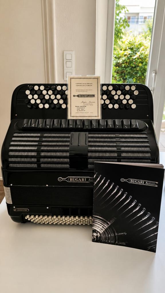 Bugari Armando accordeon, Ophalen of Verzenden