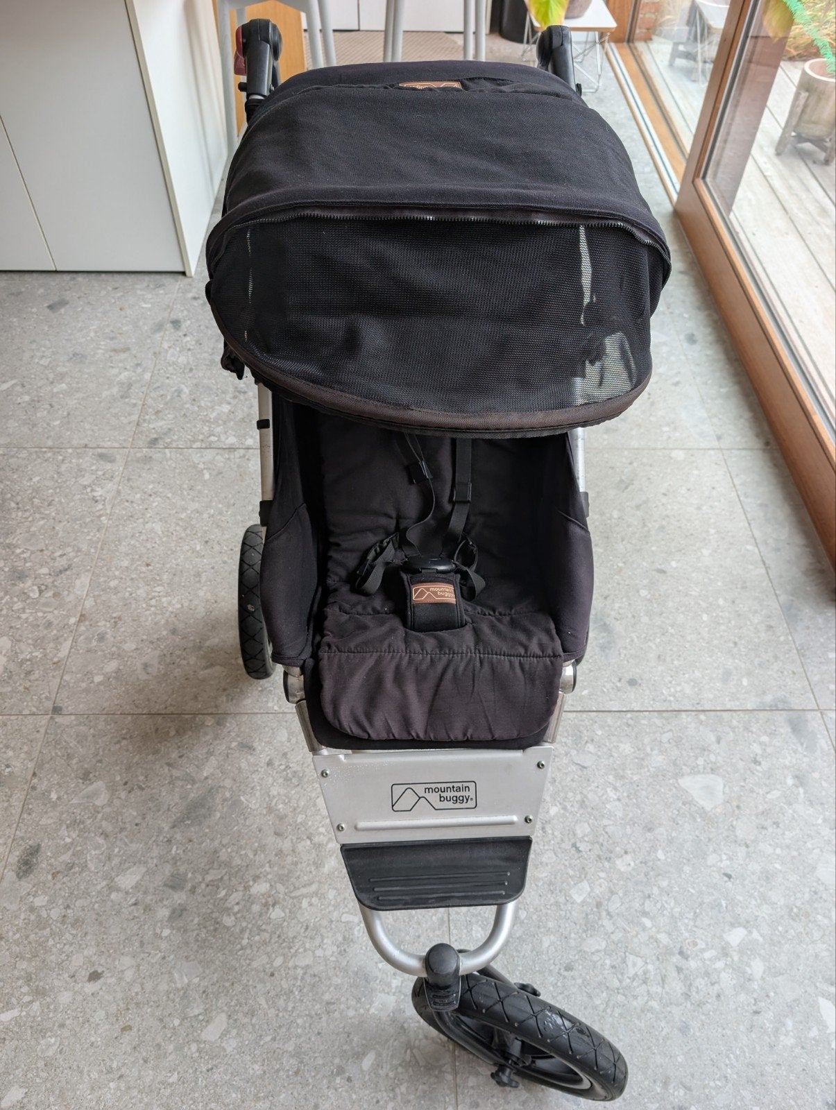 Mountain Buddy Urban Jungle + mand + regenhoezen + voetenzak, Kinderen en Baby's, Buggy's, Ophalen, Gebruikt, Overige merken, Regenhoes