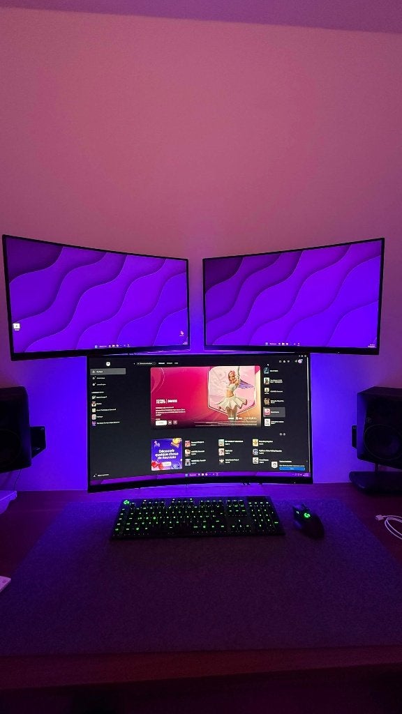 Lot de 3 Ecrans gaming AOC, Informatique & Logiciels, Gaming, Moins de 1 ms, 151 à 200 Hz, AOC