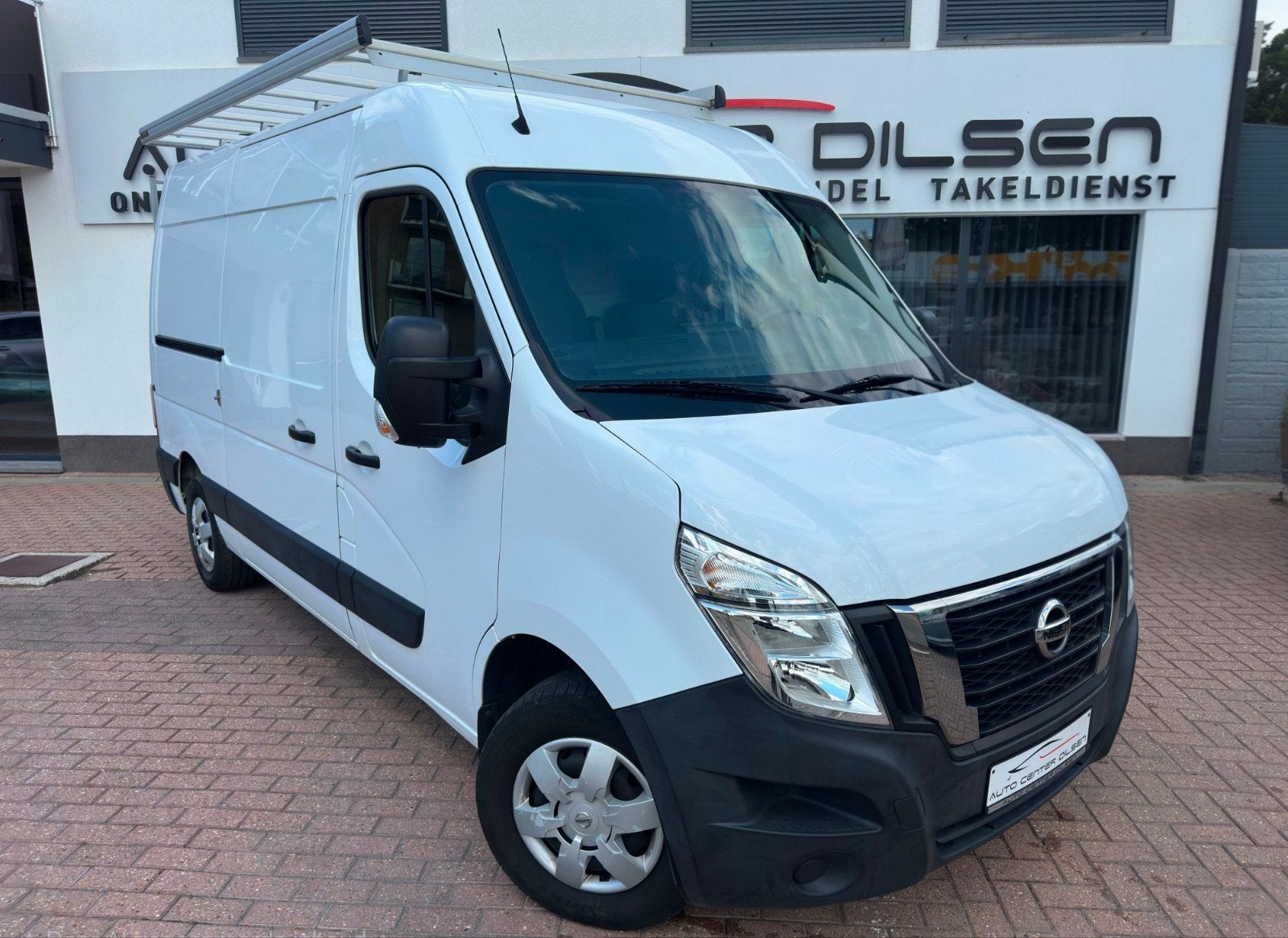 Nissan Interstar 2.3 DCI L2H2 3 zit 67 000 km, Auto's, Bestelwagens en Lichte vracht, Voorwielaandrijving, Dealer onderhouden