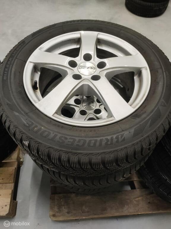 Winterbanden + velgenset Bridgestone -Dezent 185/65R15 04325, Autos : Pièces & Accessoires, Enlèvement ou Envoi, Révisé