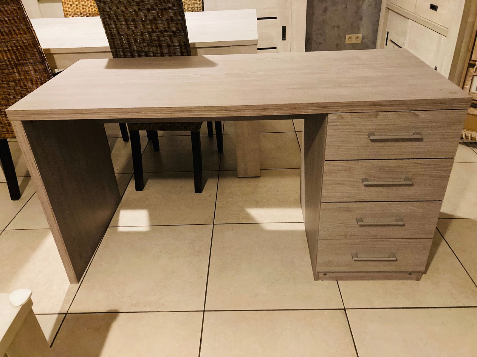 KANTOOR TE KOOP, Huis en Inrichting, Bureaus, Ophalen, Gebruikt, Hout, 137 cm