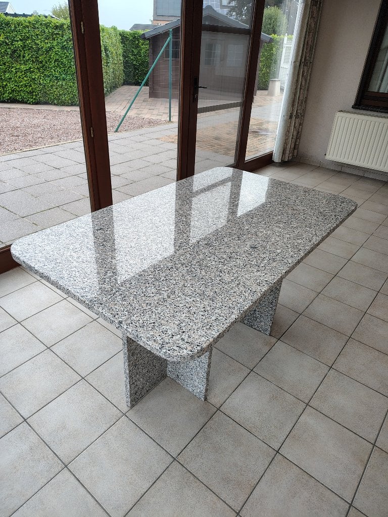 Eettafel in graniet, Ophalen, Overige materialen, 50 tot 100 cm, 100 tot 150 cm