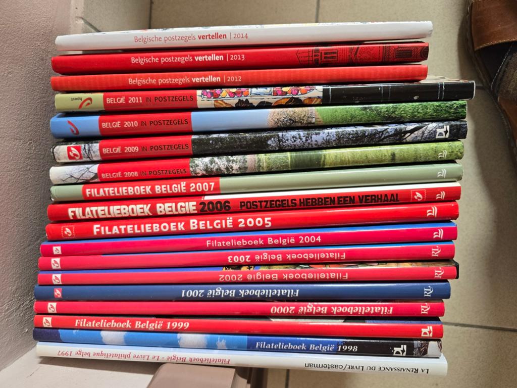 ALLE Filatelieboeken BPost 1997 tem 2014 incl. zegels!, Ophalen of Verzenden