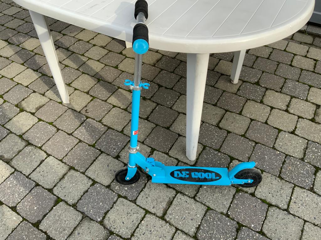 Blauwe step, Fietsen en Brommers, Ophalen, Zo goed als nieuw