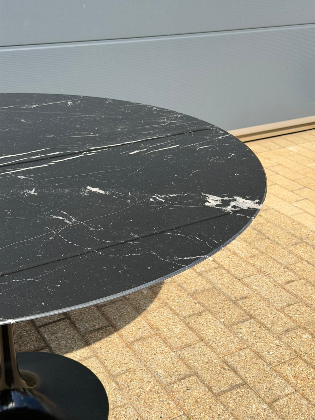 Originele ronde Knoll Tulip eettafel Nero Marquina Saarinen, Huis en Inrichting, Ophalen of Verzenden, Rond, Vitra togo mah jong ligne roset cor cassina b&b italia artifort