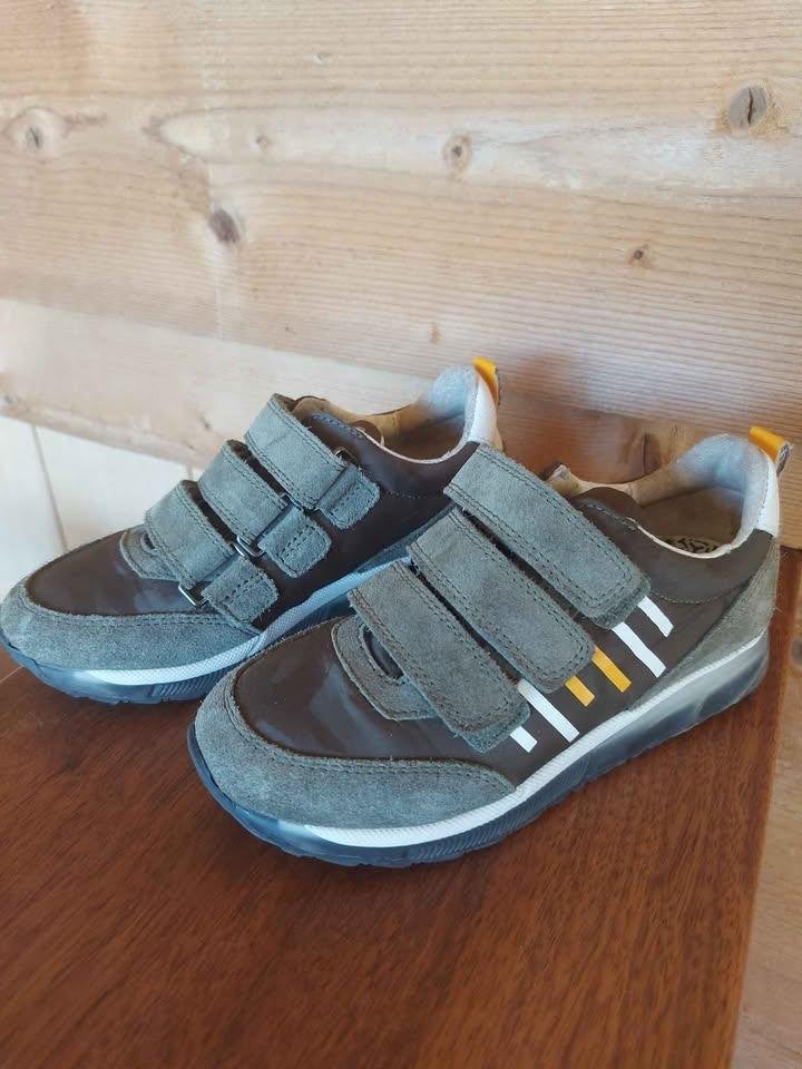 Kindersneaker maat 31, Ophalen, Schoenen, Zo goed als nieuw, Jongen