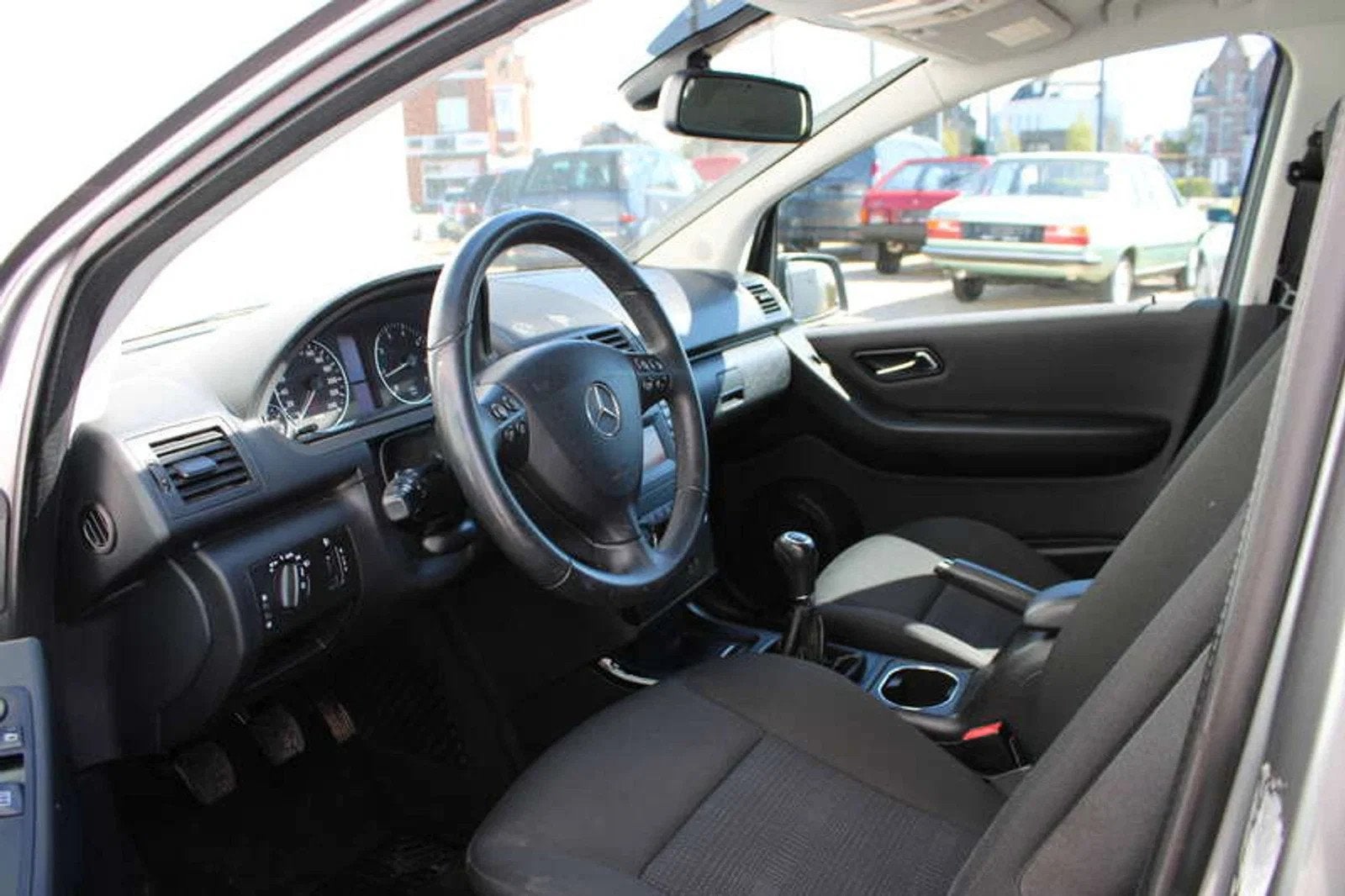 Mercedes-Benz A-CLASS 160 inclusief 3 JAAR garantie!, Auto's, Euro 5, Zwart, 95 pk, Bedrijf