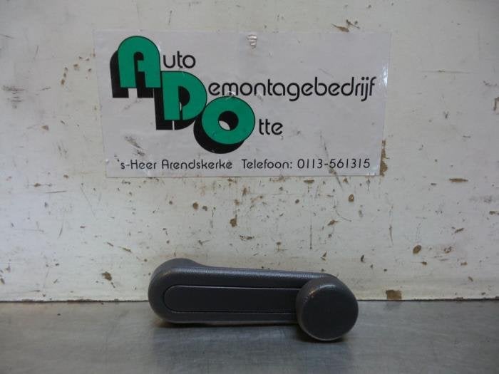 Manivelle de vitre d'un Daihatsu Young RV, Daihatsu, -, Utilisé, -