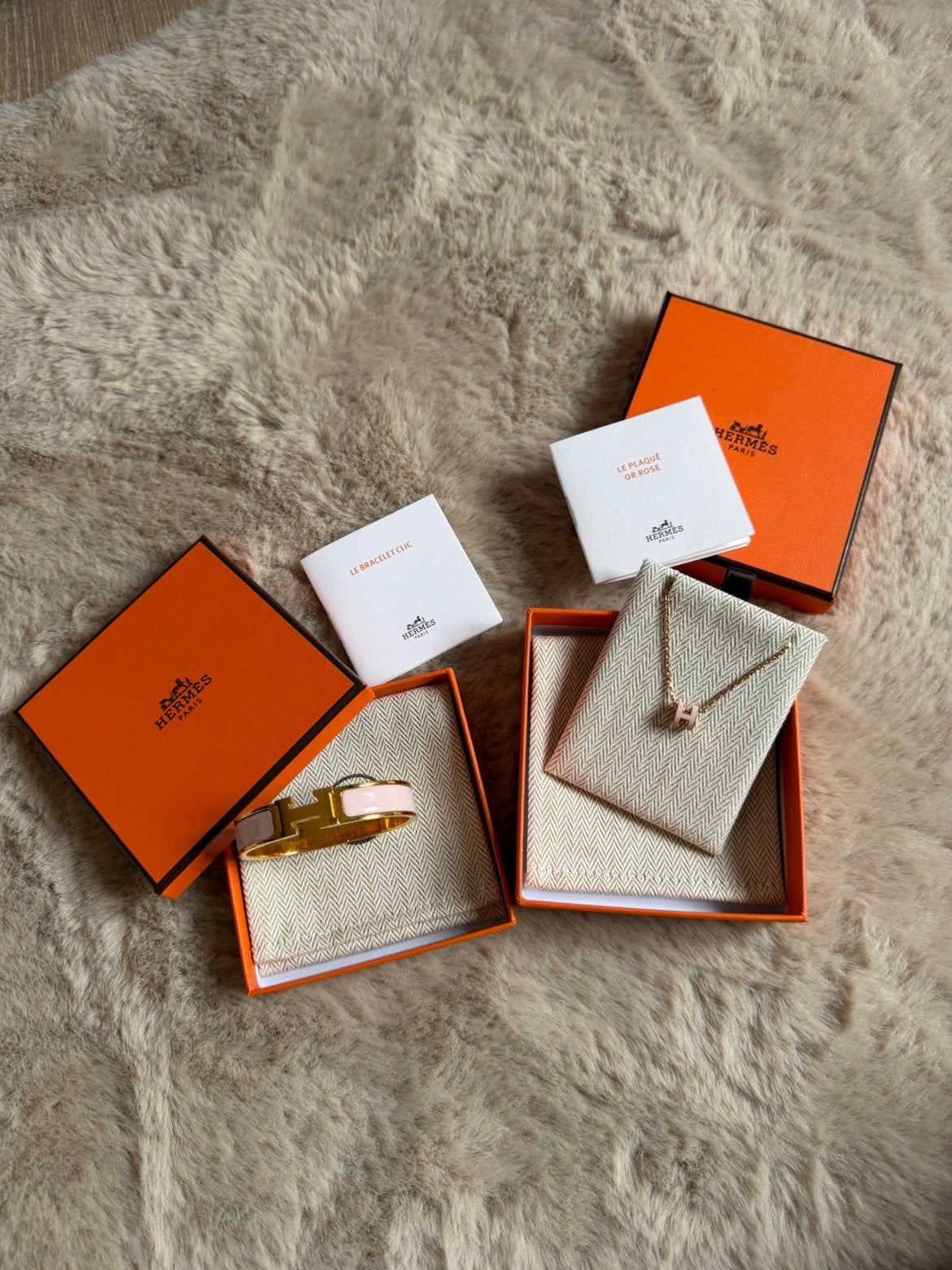 Armband en ketting hermes, Ophalen, Nieuw, Roze, Goud