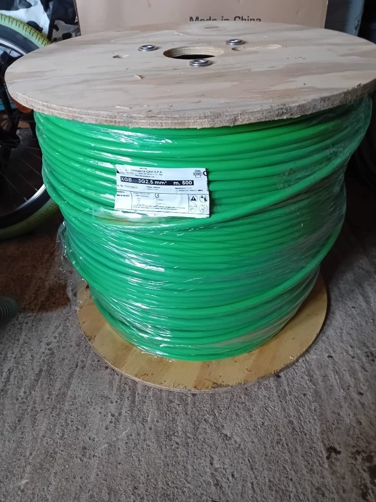Triveneta Cavi XGB 3G2.5 mm² installatiekabel., Bricolage & Construction, Électricité & Câbles, Enlèvement, Neuf, Câble ou Fil électrique