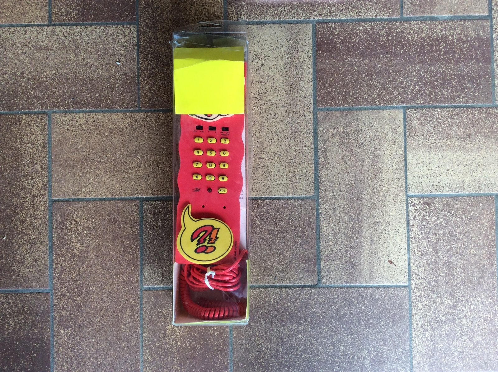 Rode kindertelefoon, Ophalen