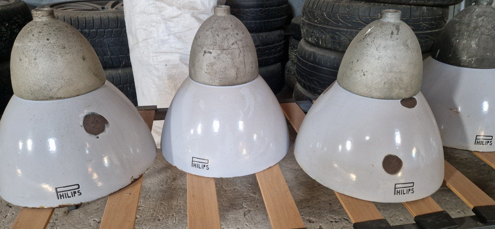 oude industriële email Philips verlichting, Ophalen