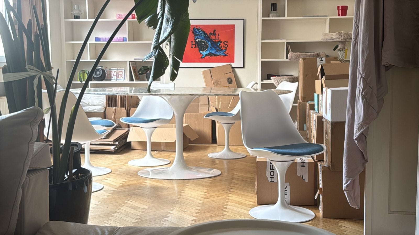Chaise type tulipe blanche assise bleue, Enlèvement, Bleu, Tissus