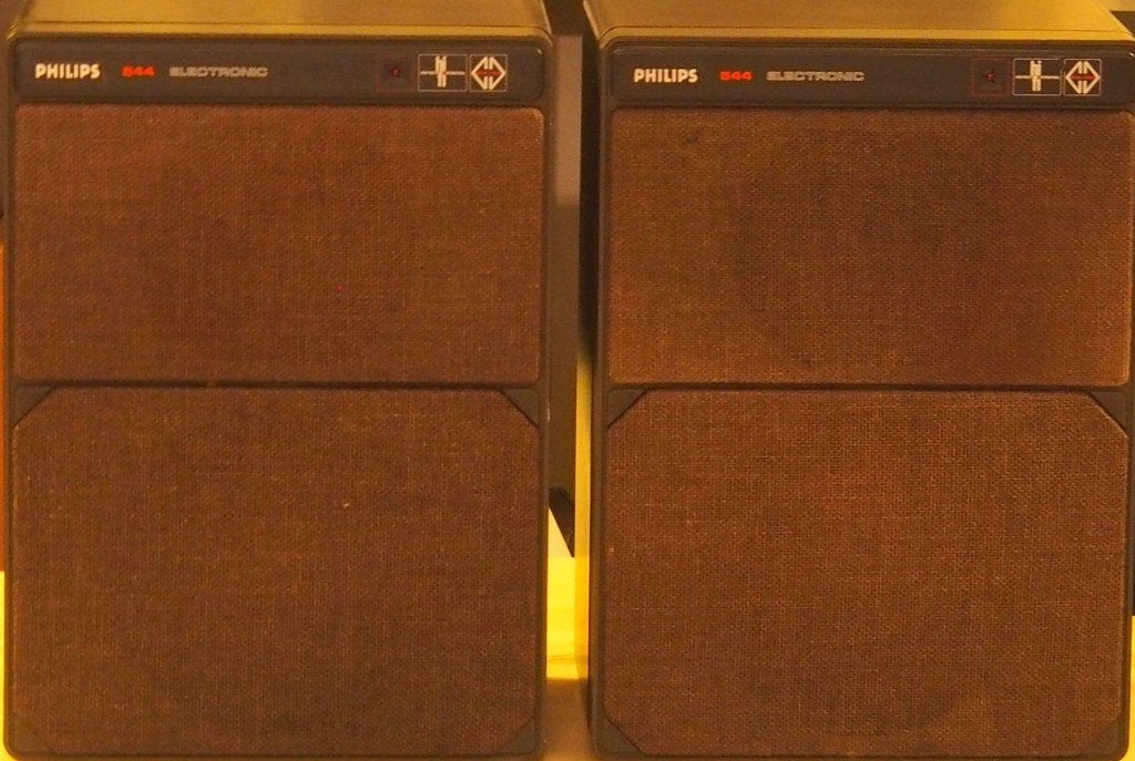 Une paire de baffles Philips 544, TV, Hi-fi & Vidéo, Enlèvement, Utilisé, 120 à 150 watts, Philips
