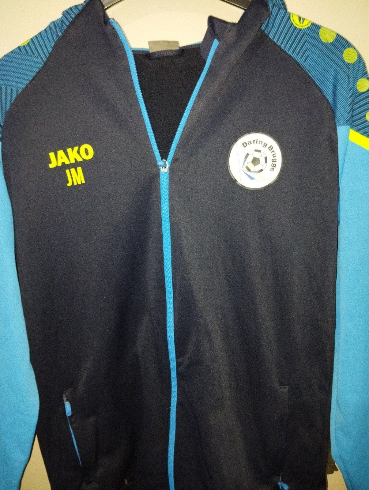 Sport vest  jako  xl, Enlèvement