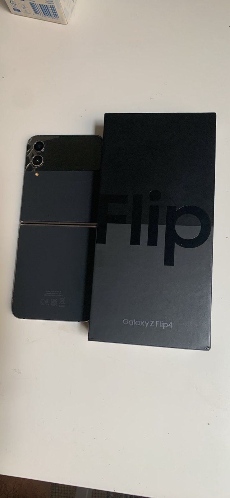 Samsung Z flip 4 256gb in zeer goede staat ongeveer 200€, Telecommunicatie, Mobiele telefoons | Hoesjes en Screenprotectors | Samsung