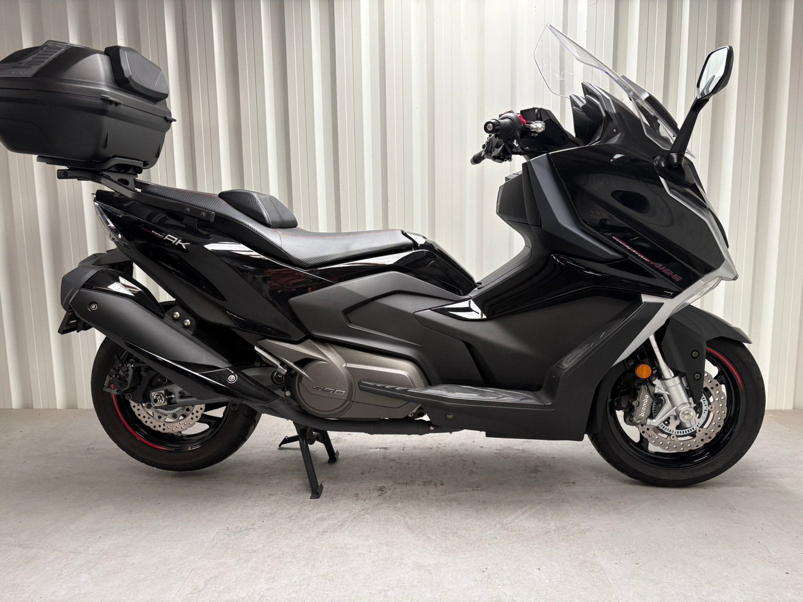 KYMCO AK 550 PERFECTE STAAT *** garantie ***, Bedrijf