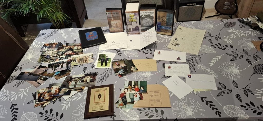 Lot officier force belge en Allemagne 1990 + dossier 1970, Enlèvement ou Envoi