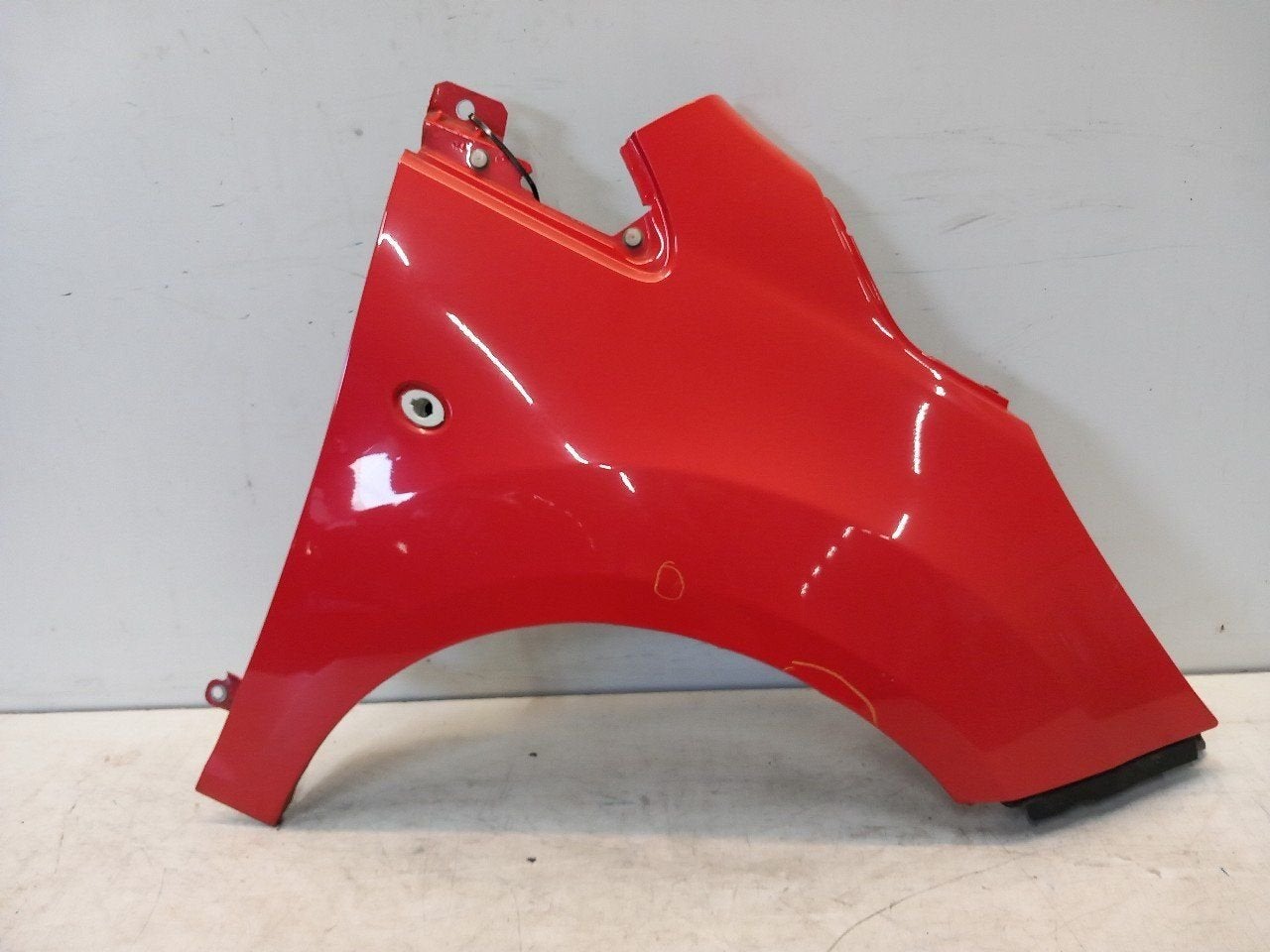 Spatbord rechts voor Ford Ka, Onderdelen@venauto.nl, Van der Ven Autorecycling B.V., Ettenseweg 76, 4706 PB Roosendaal, The Netherlands