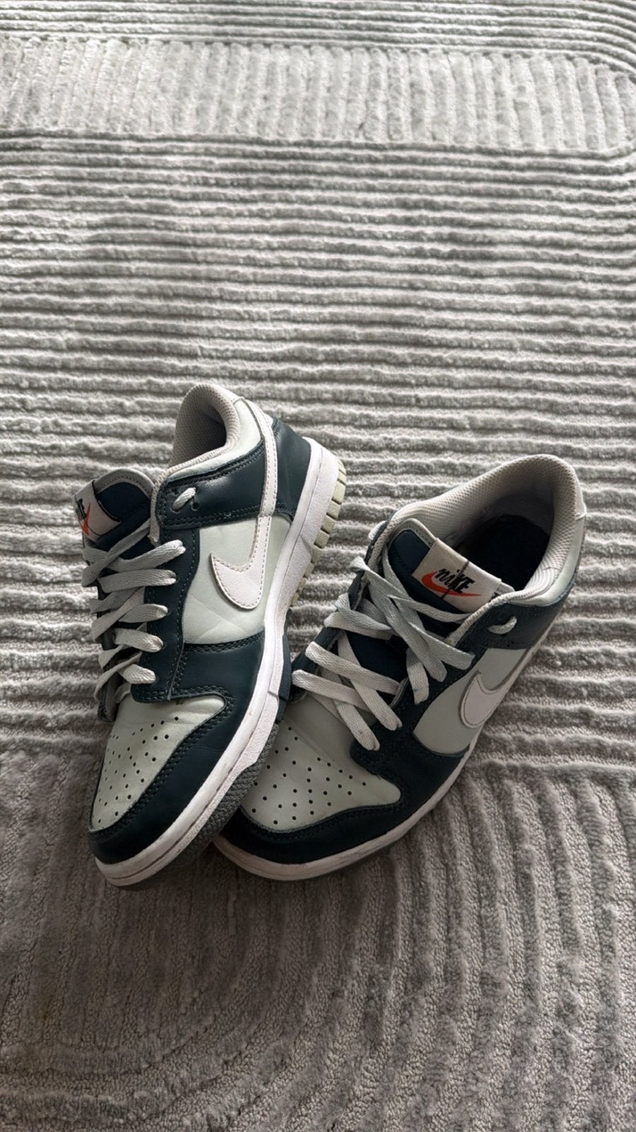 Low nike dunk grijs & diepgroen kleur maat 38, Kleding | Heren, Schoenen, Ophalen, Wit, Zo goed als nieuw, Sneakers