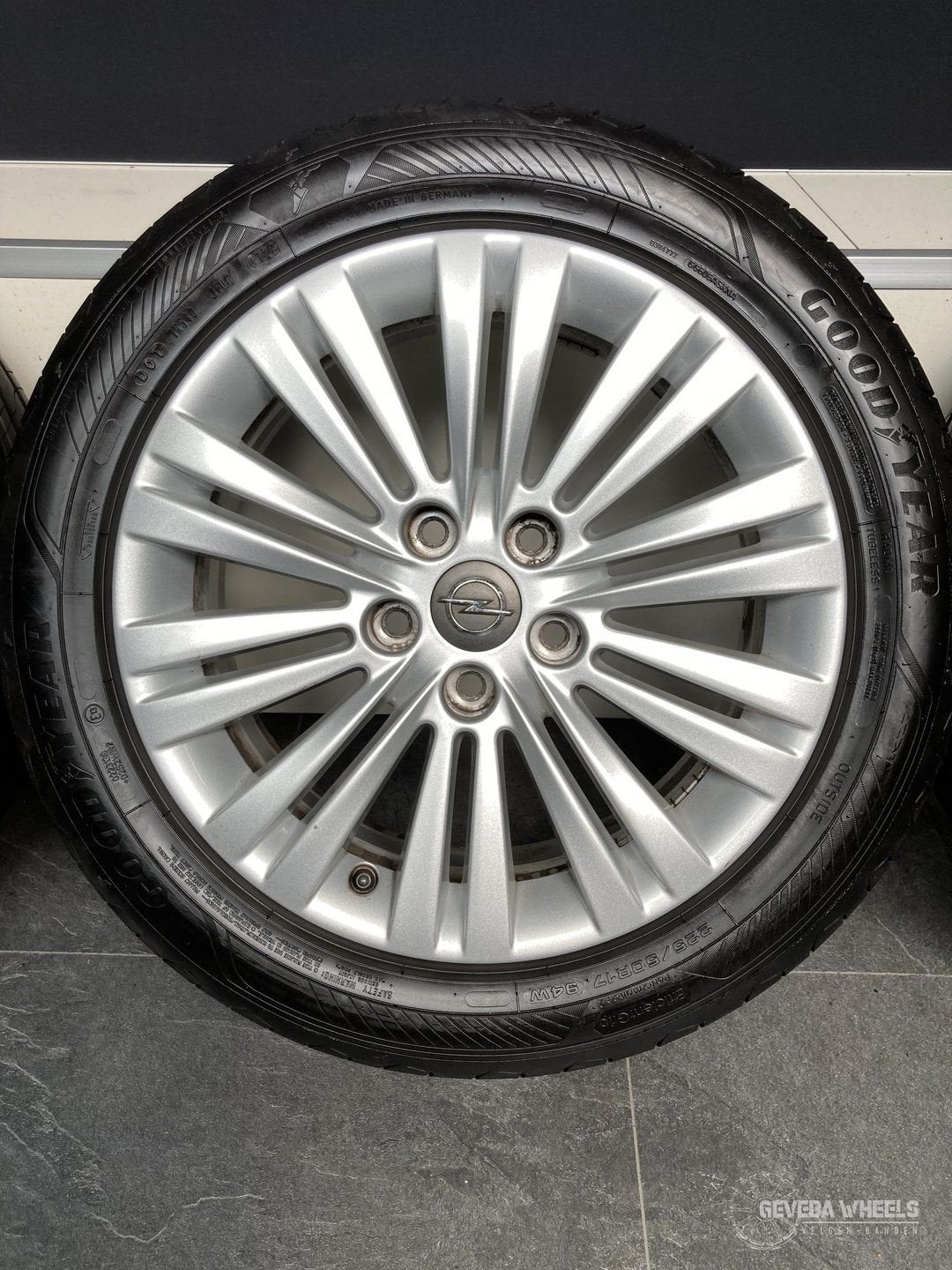 17” originele Opel Astra J velgen + banden 5x115 225/50/17, Pneus et Jantes, Véhicule de tourisme, Pneus été, -