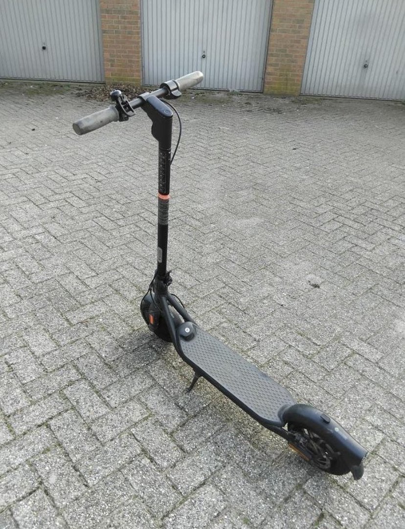 Ninebot e step, Fietsen en Brommers, Steps, Ophalen of Verzenden, Zo goed als nieuw