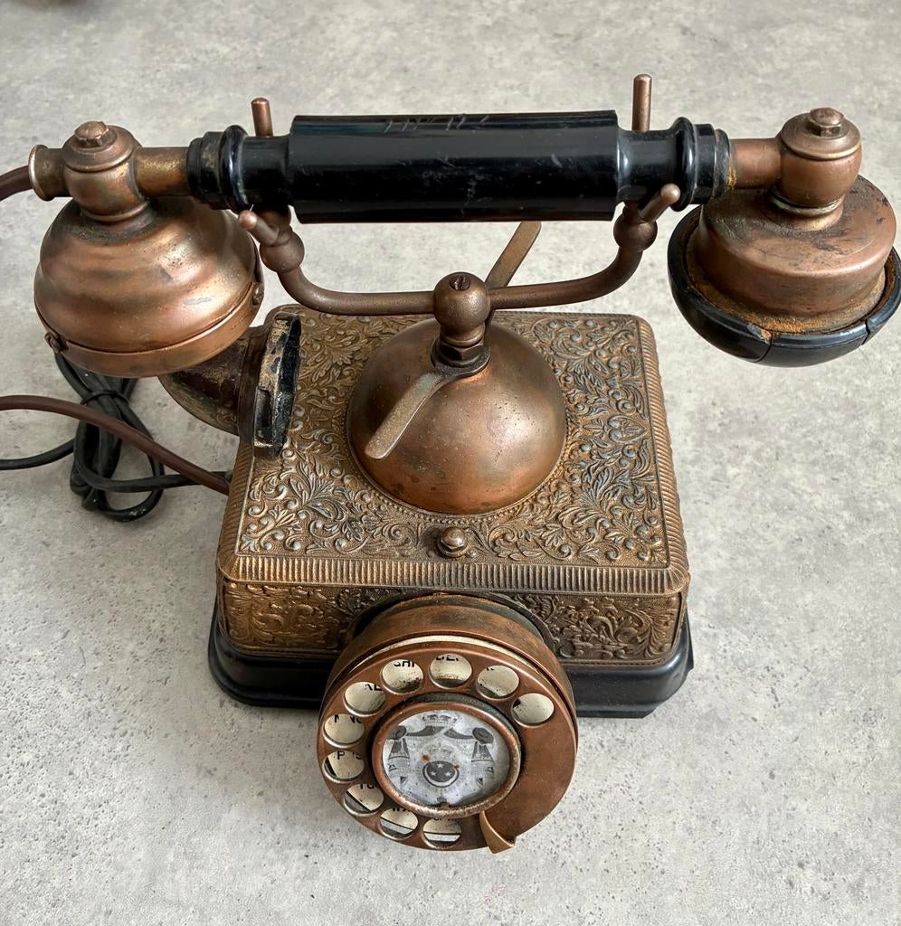 Téléphone vintage en cuivre – superbe objet déco rétro, Enlèvement ou Envoi, Ne fonctionne pas, Avec cadran rotatif