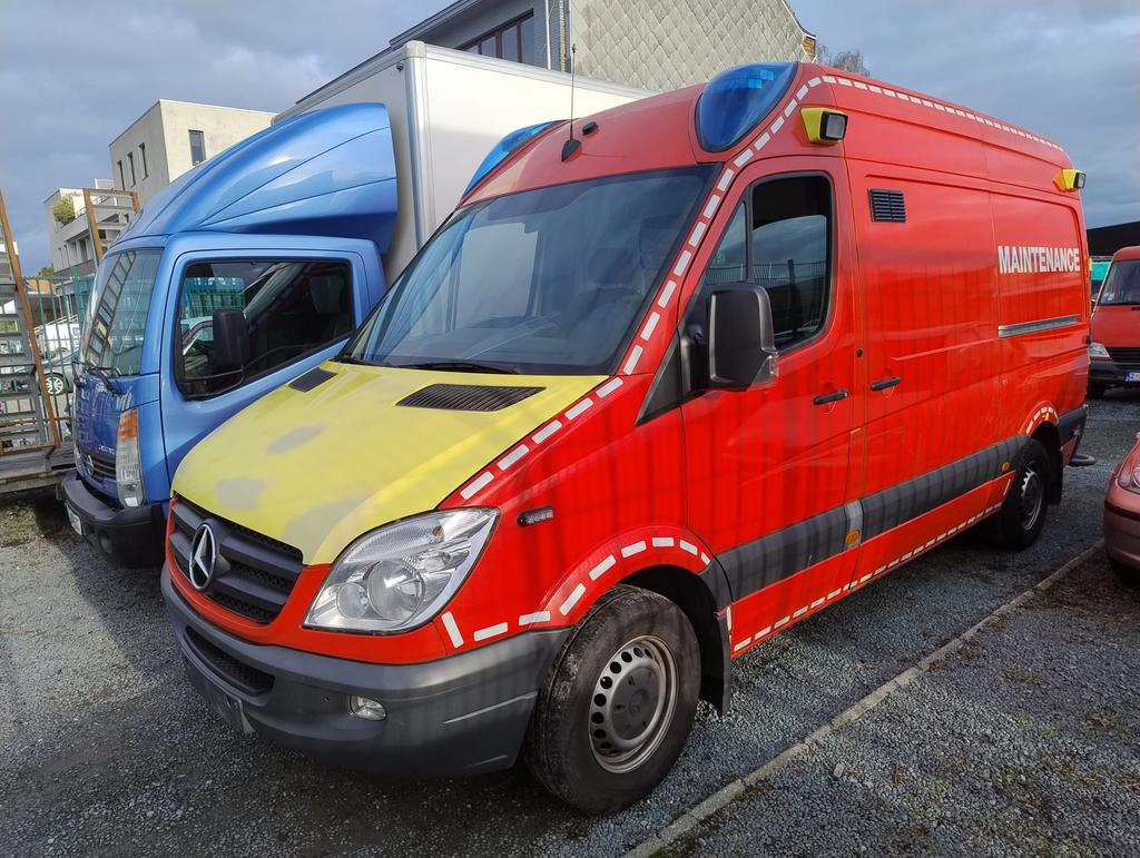 Mercedes sprinter AMBULANCE 316CDi EURO5 2011 AIRCO, Auto's, Mercedes-Benz, Automaat, Euro 5, Zwart, Bedrijf