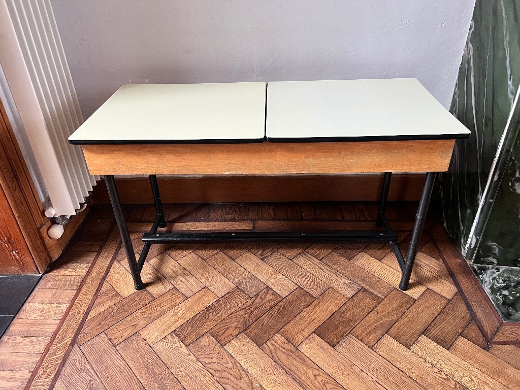 Vintage kinderbureau, Huis en Inrichting, Bureaus, Vintage, Ophalen, Gebruikt, Kinderbureau