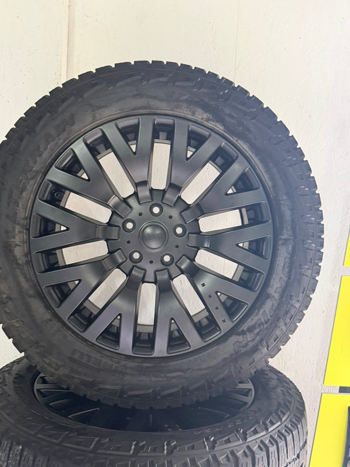 20 Inch Jeep Wrangler Velgen en Banden Sport, Enlèvement, 20 pouces, Pneu(s)