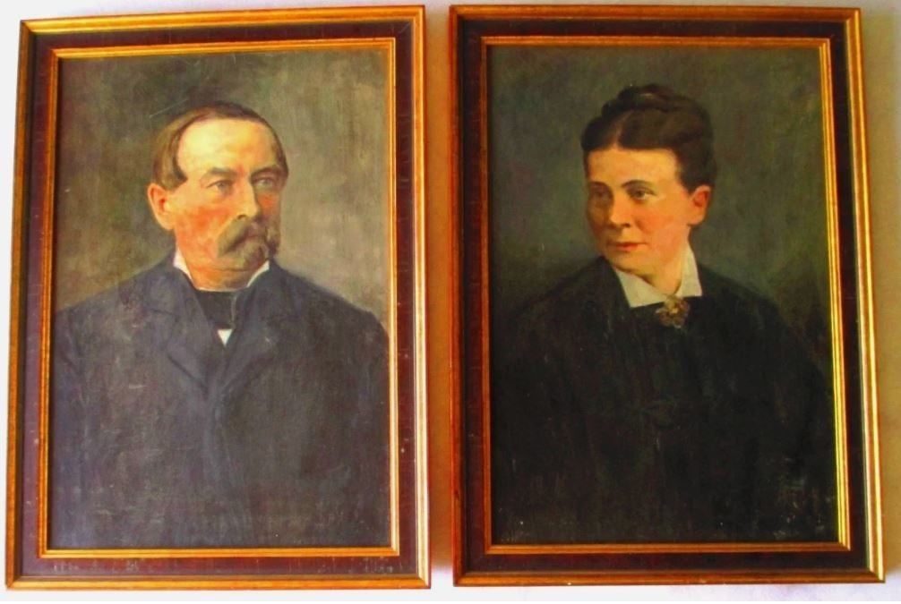 antieke portretten echtpaar ca. 1880  Biedermeier, Ophalen, Portret of Personen, Overige ondergronden, Olieverf