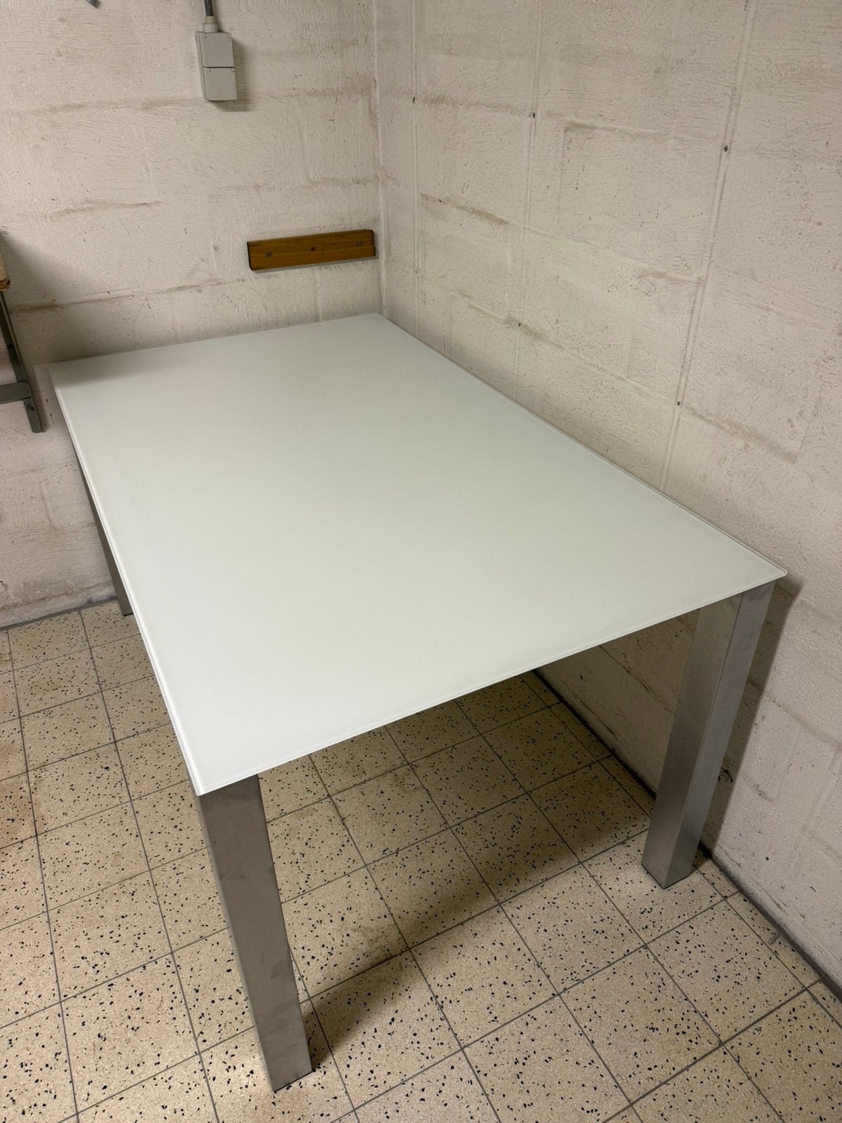 Table à manger avec plateau en verre, 100 à 150 cm, Quatre personnes, Comme neuf, Verre