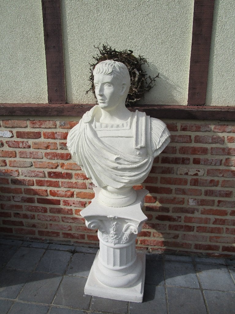 buste avec colonne en platre de l'empereur romain, Enlèvement