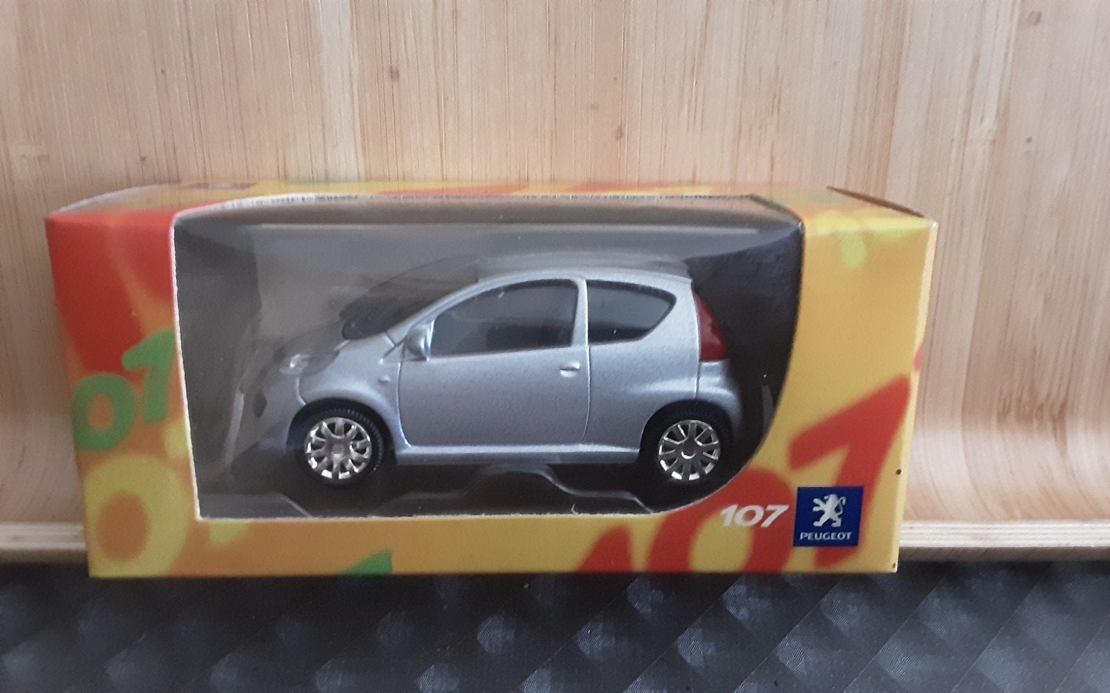 PEUGEOT 107 miniatuur, Hobby en Vrije tijd, Ophalen of Verzenden, Nieuw, Auto, Overige merken