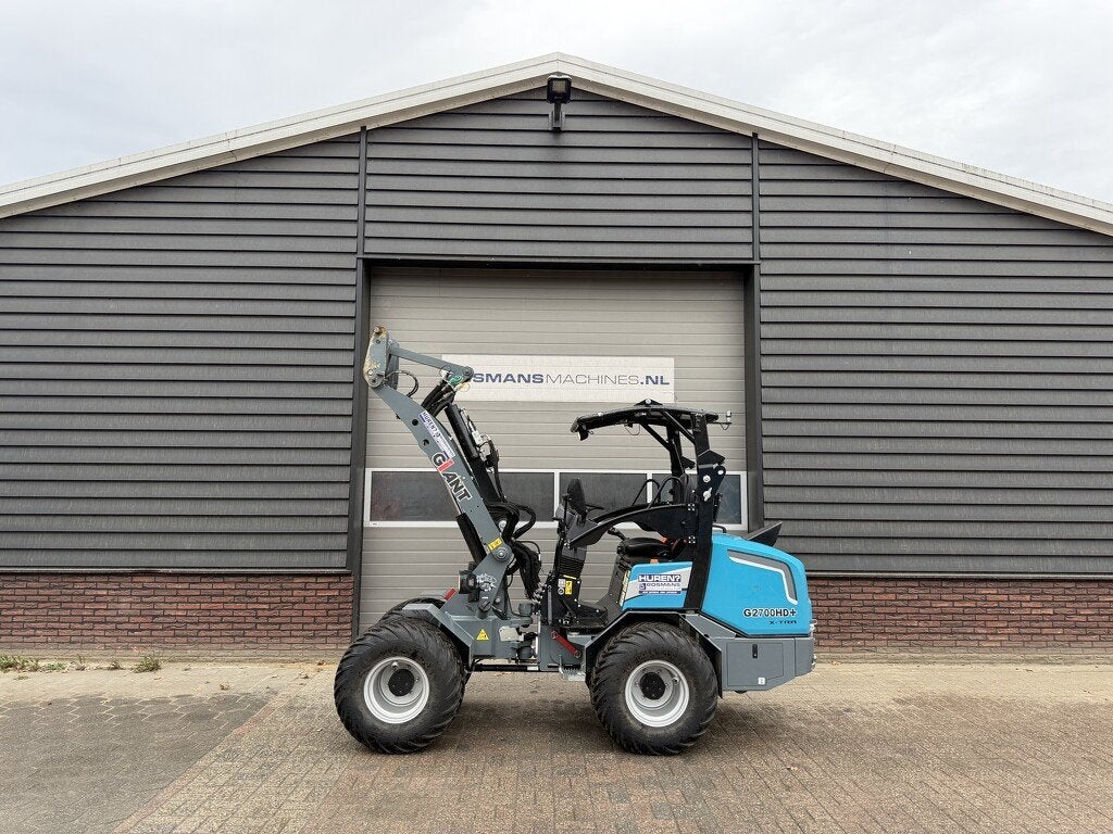 Giant G2700 X-TRA HD+ minishovel 2026 273 uur €515 LEASE, Tobroco, Info@tobroco.nl, Sprendlingenstraat 57
5061 KM  Oisterwijk, NL