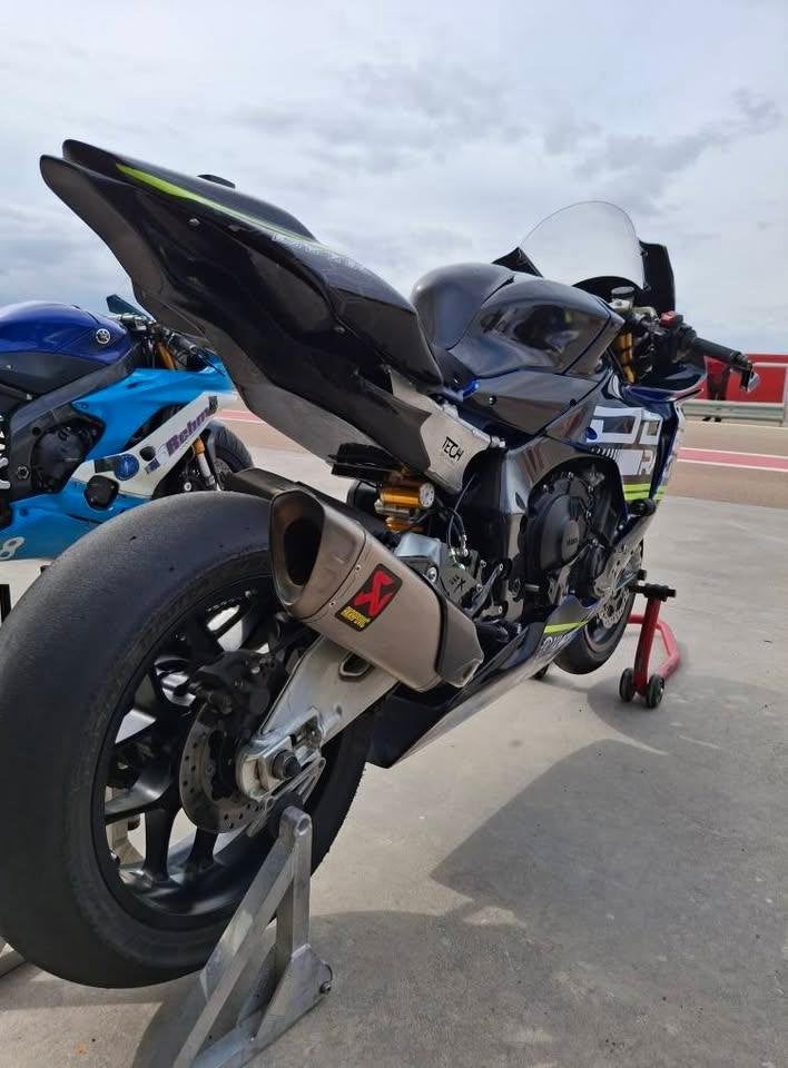 Yamaha / R1 piste 2023 / 7600 kms, Motoren, Occasion, 4 cilinders, Motorrijbewijs A, Super Sport