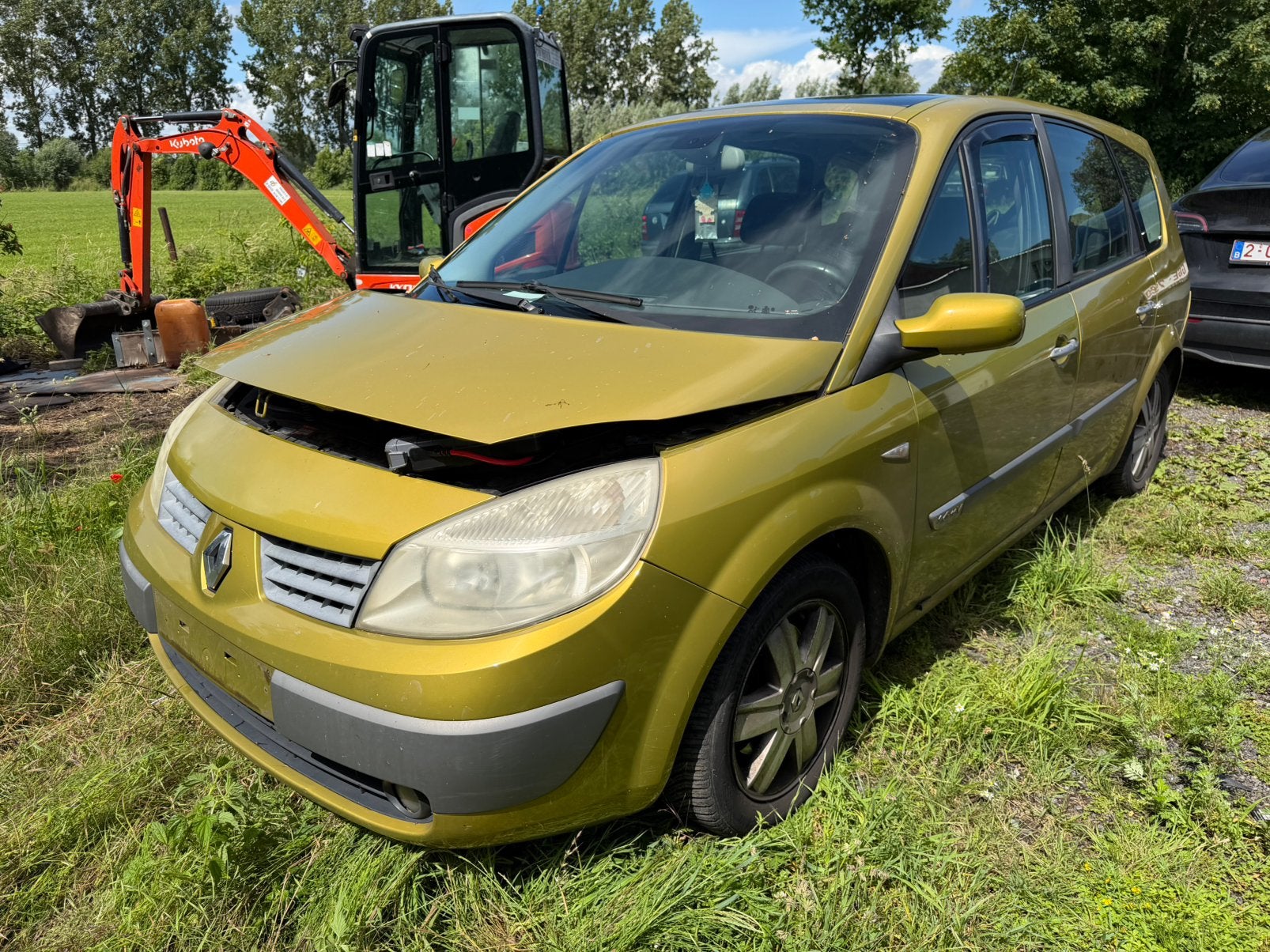 Renault Megane Scenic 2004 1.6 benzine Alternator defect, Auto's, Renault, 1568 cc, 4 cilinders, 0 kW, Particulier