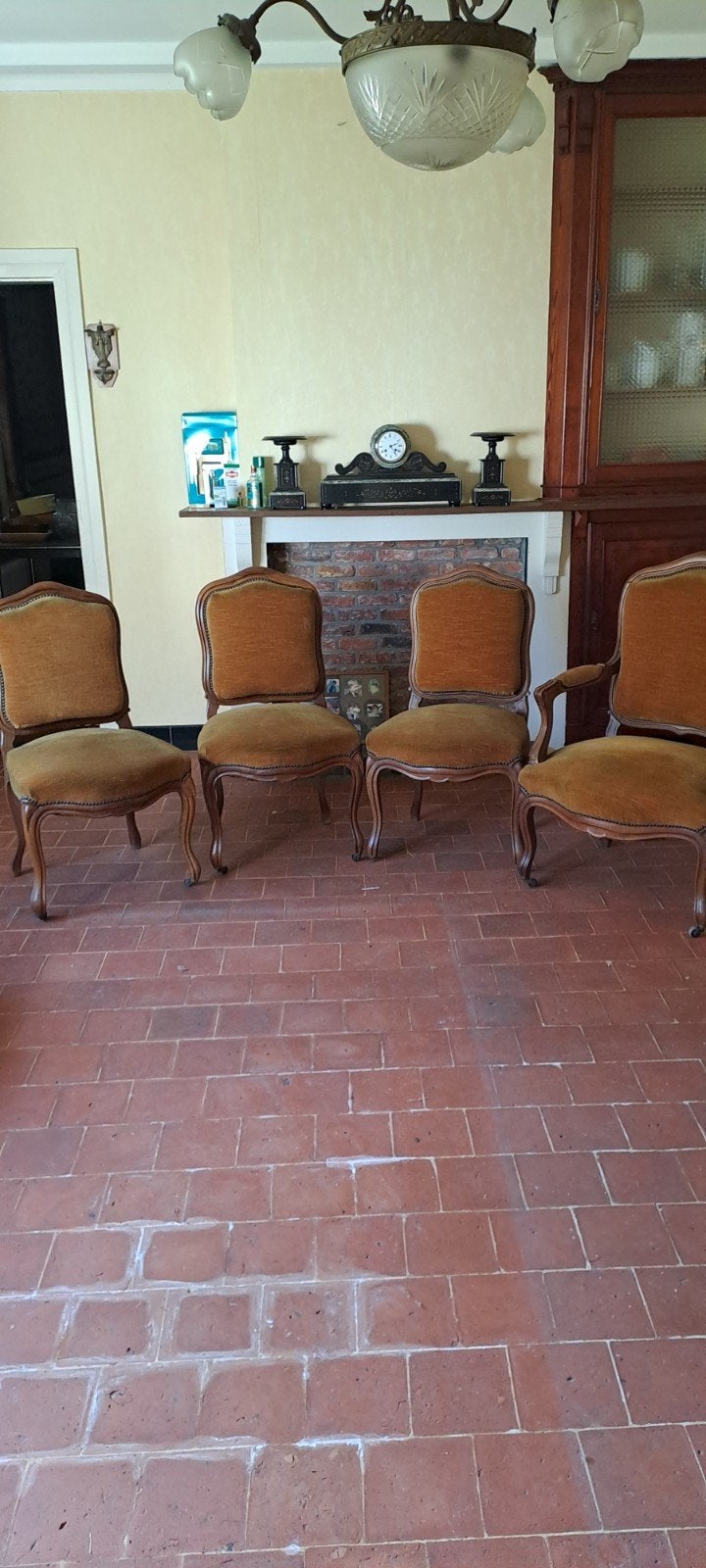 4 antieke zetels, Enlèvement