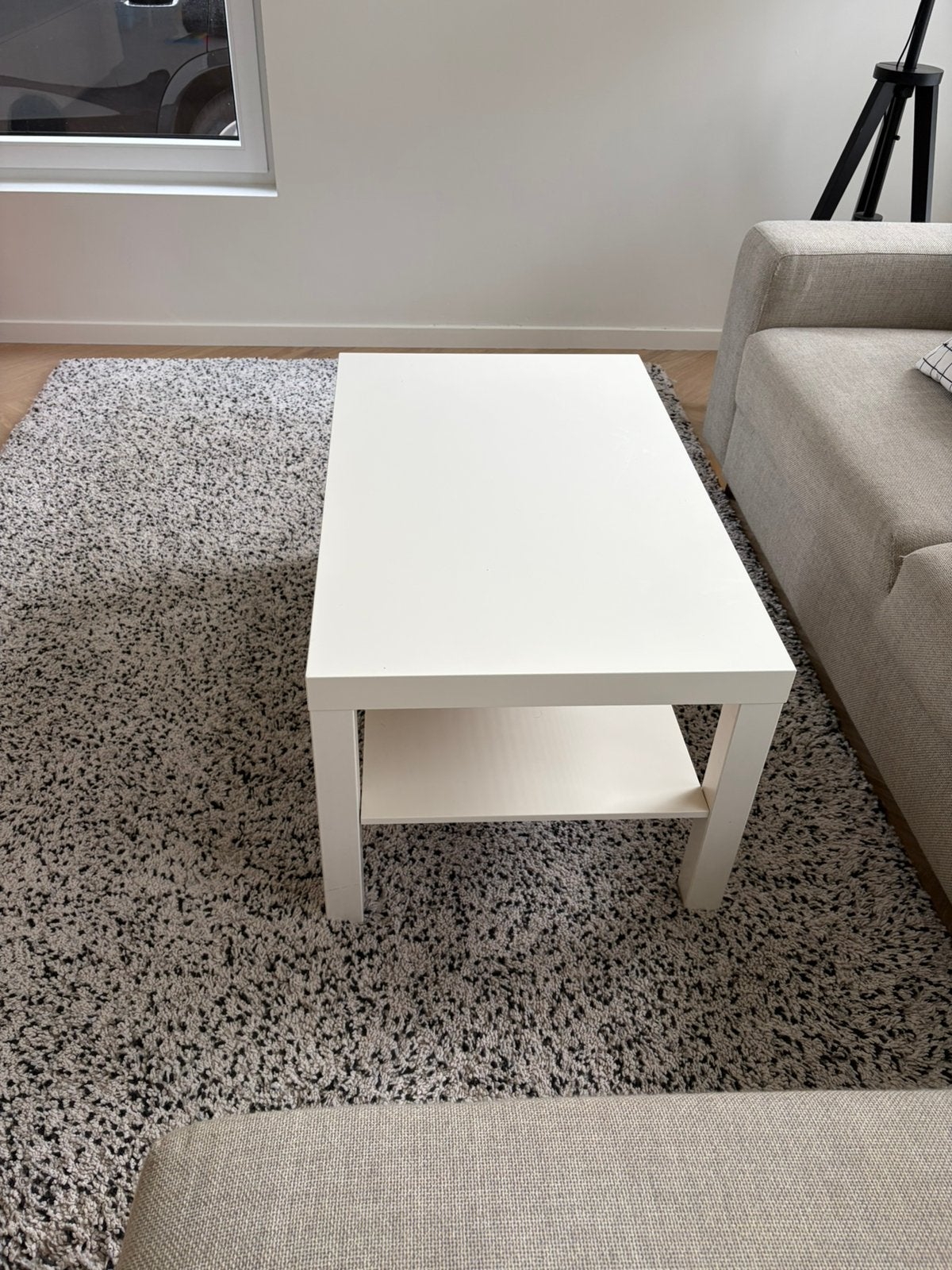 Witte salontafel van Ikea, Huis en Inrichting, Ophalen, Zo goed als nieuw