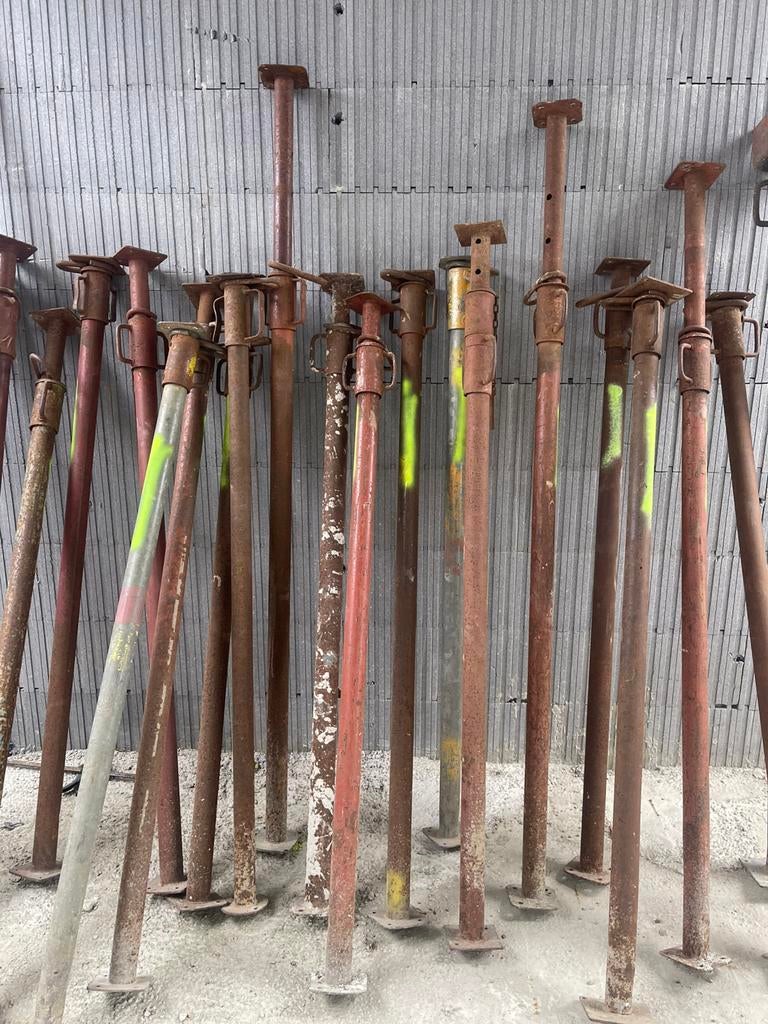 Bouw stempels 25 stuks, Doe-het-zelf en Bouw, Ophalen, Gebruikt, 2 tot 5 meter