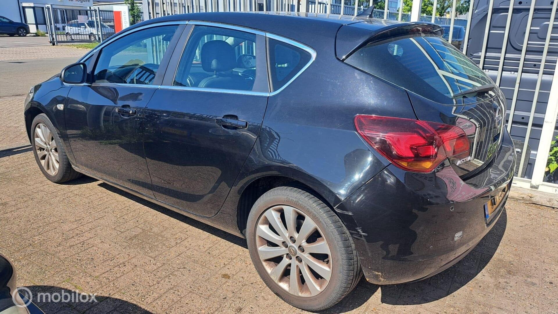 Opel Astra 1.6 Sport, Auto's, Opel, Euro 5, 1250 kg, 680 kg, 4 cilinders