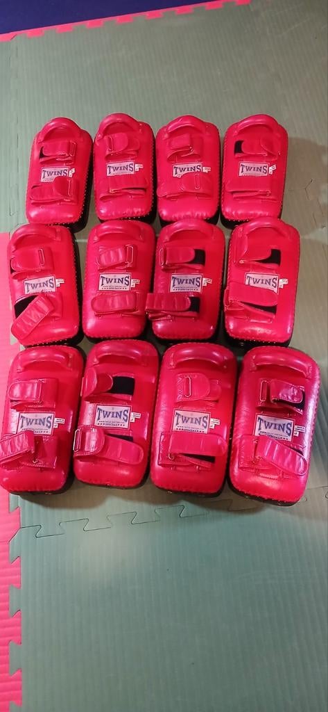 Thaipads echt leder merk Twins, Sports & Fitness, Boxe, Enlèvement, Utilisé, Accessoire de boxe