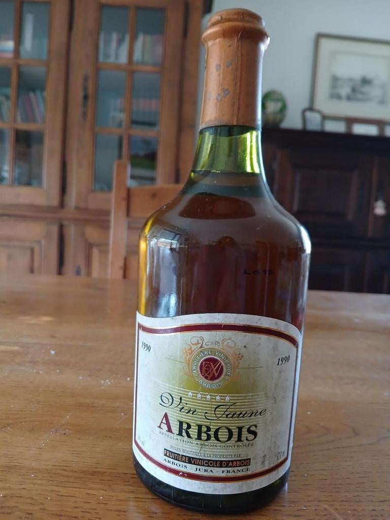 Vin jaune Arbois, Collections, Enlèvement