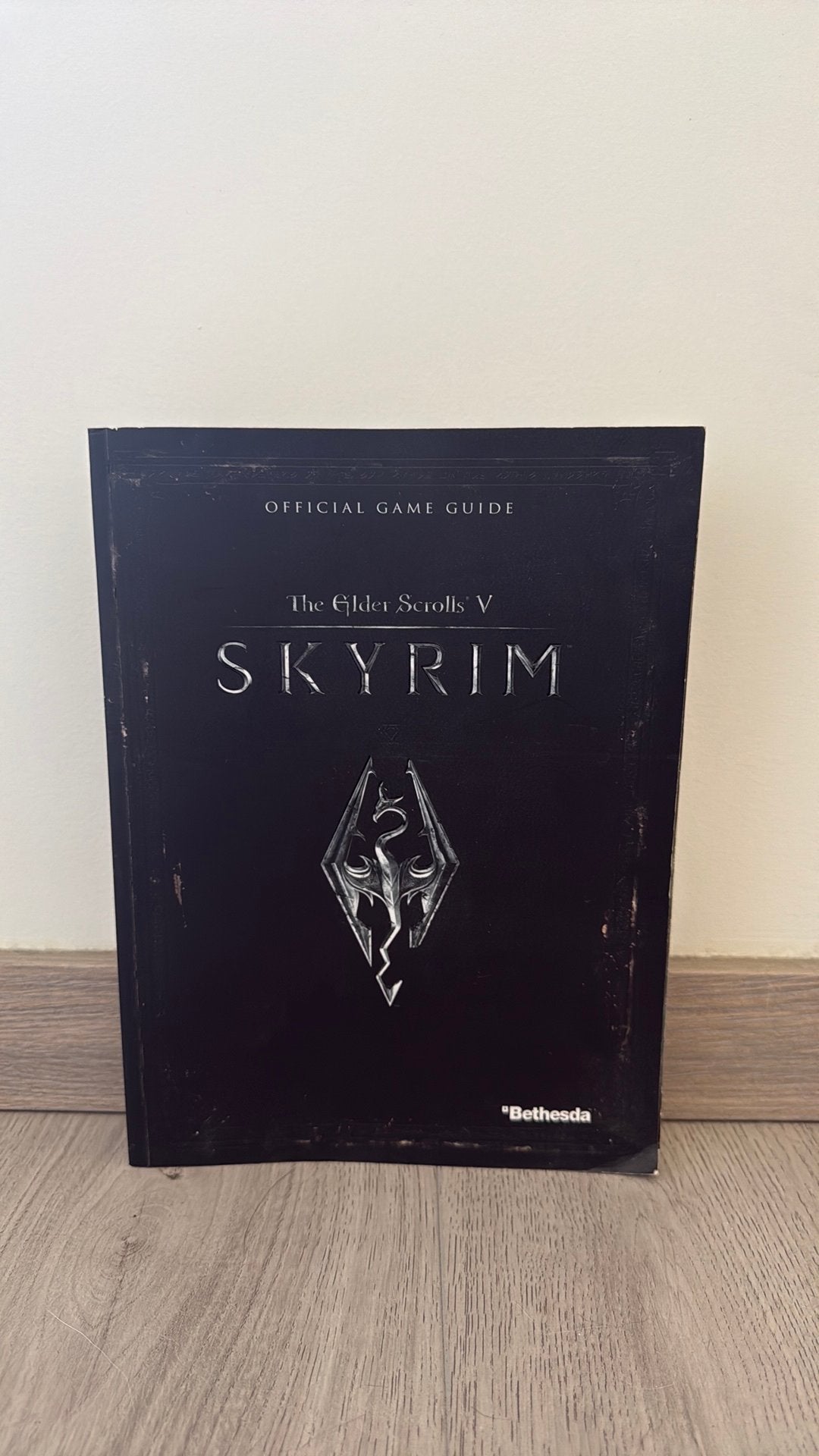 Skyrim Official Game Guide, Boeken, Film, Tv en Media, Ophalen of Verzenden, Zo goed als nieuw
