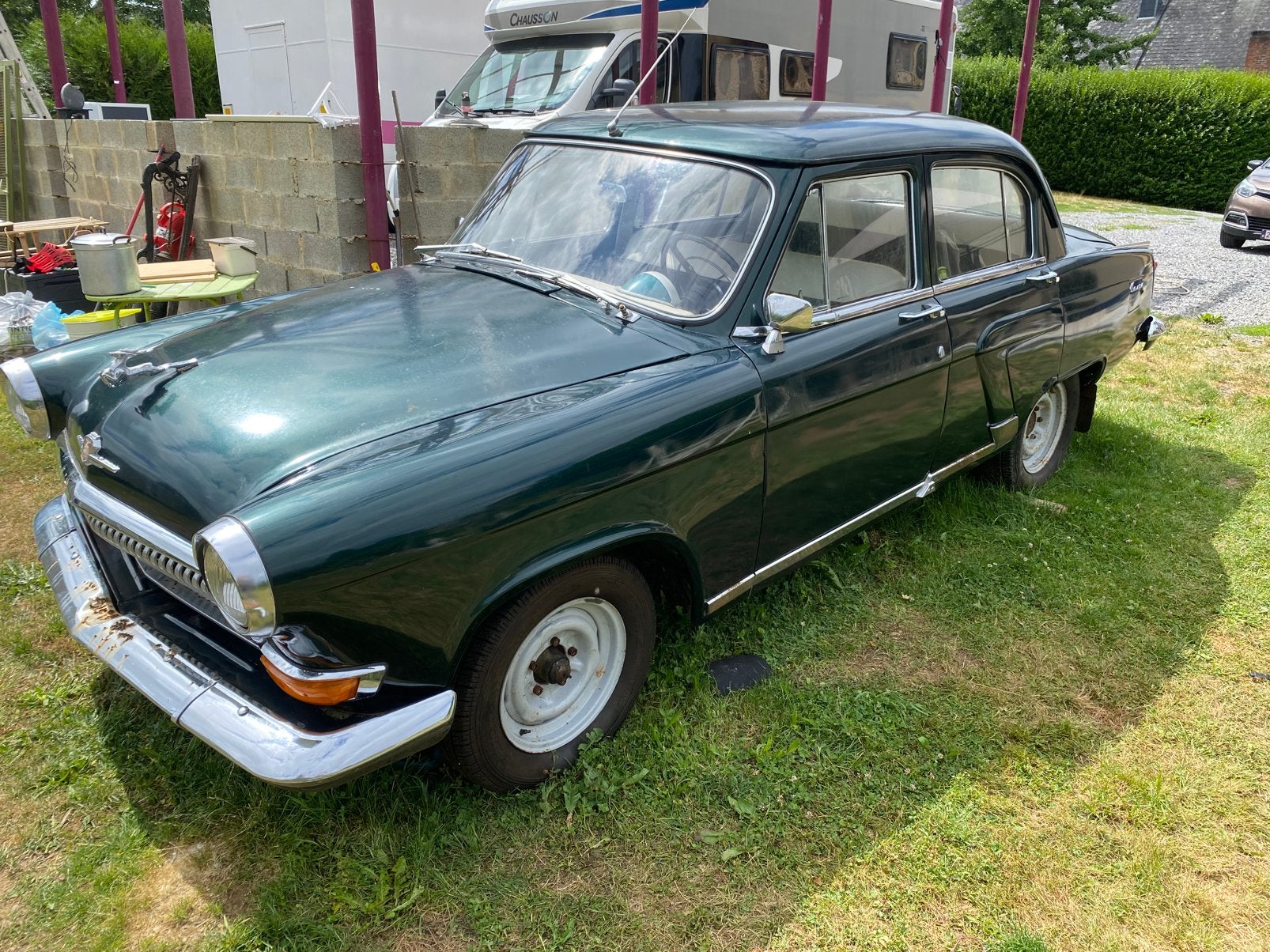 À vendre volga gaz21 à restaurer, Autos, Oldtimers & Ancêtres, Autres marques, Achat, Boîte manuelle, 5 portes