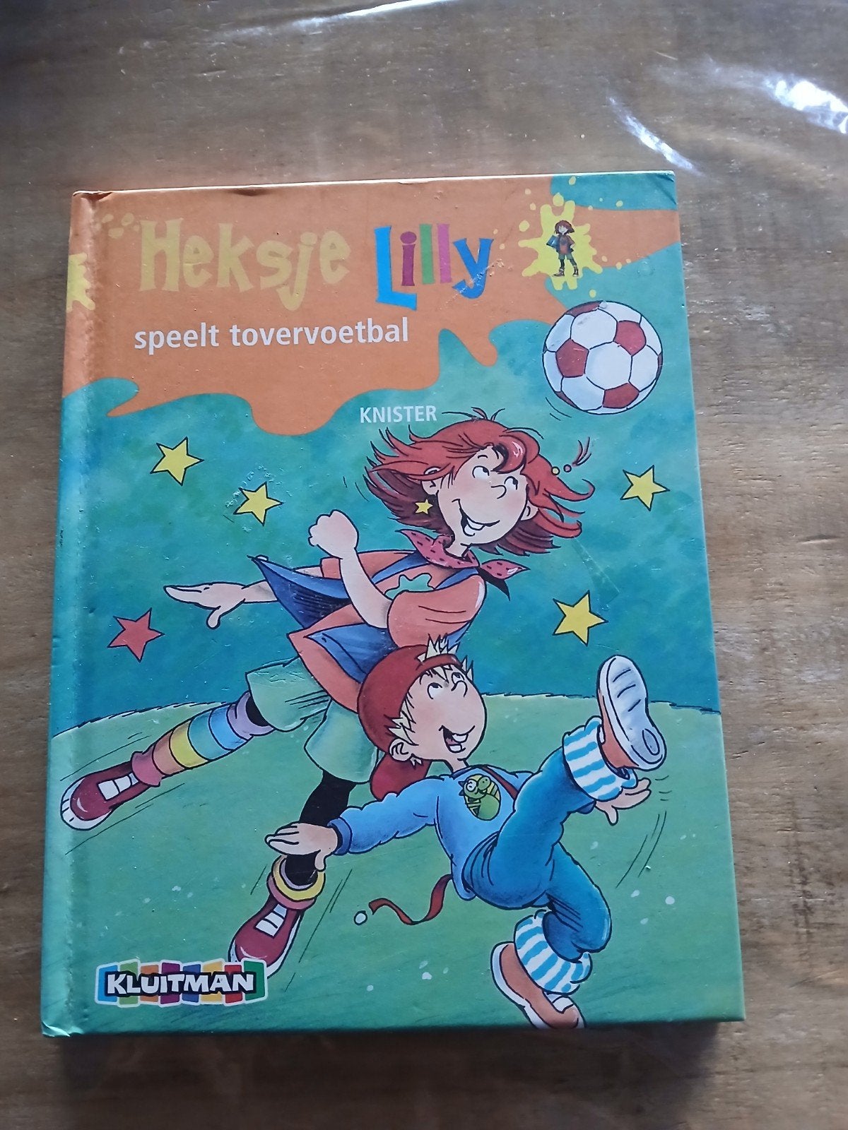 Knister - Heksje lilly speelt tovervoetbal, Boeken, Ophalen of Verzenden, Knister